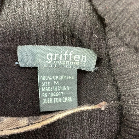 Griffen Sweater Cashmere Turtleneck Black Leopard Print Size Medium - Picture 9 of 9